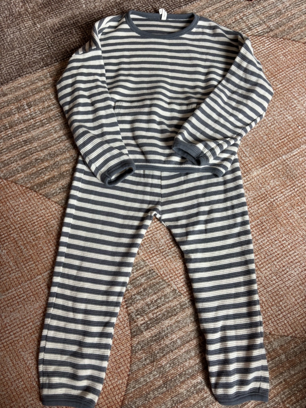 Quincy Mae thermal lounge set in gray and cream stripes - Picture 3 of 4